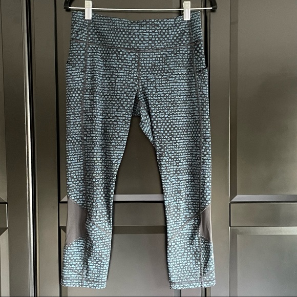 EUC lululemon Pace Rival Crop 19” Teal/Black (8) - Picture 11 of 12